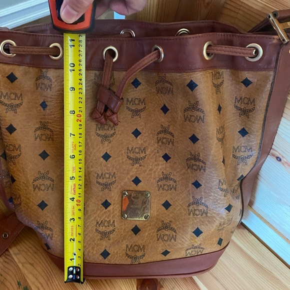 Mcm Bucket Sling bag - Picture 7 of 8